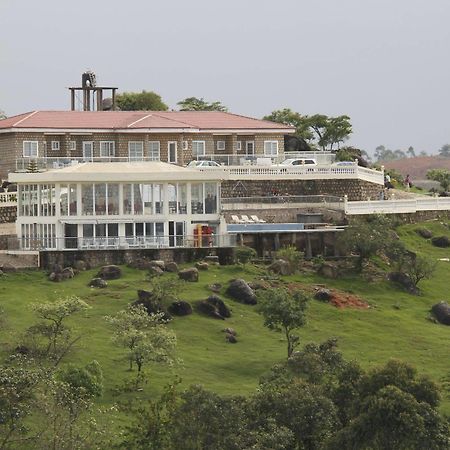Готель Saddle Hill Ranch Bafut Екстер'єр фото