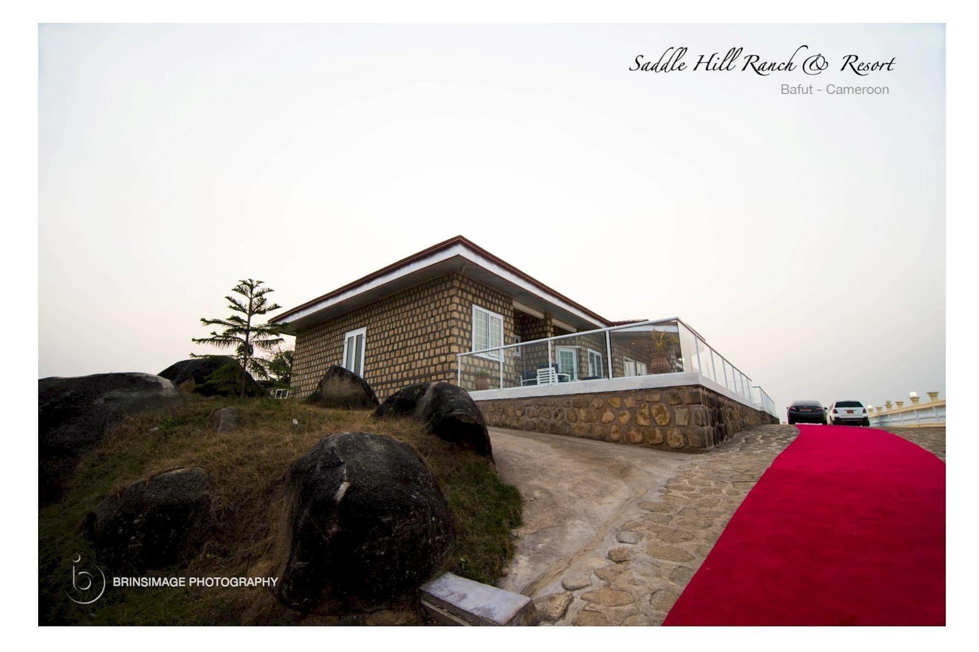 Готель Saddle Hill Ranch Bafut Екстер'єр фото