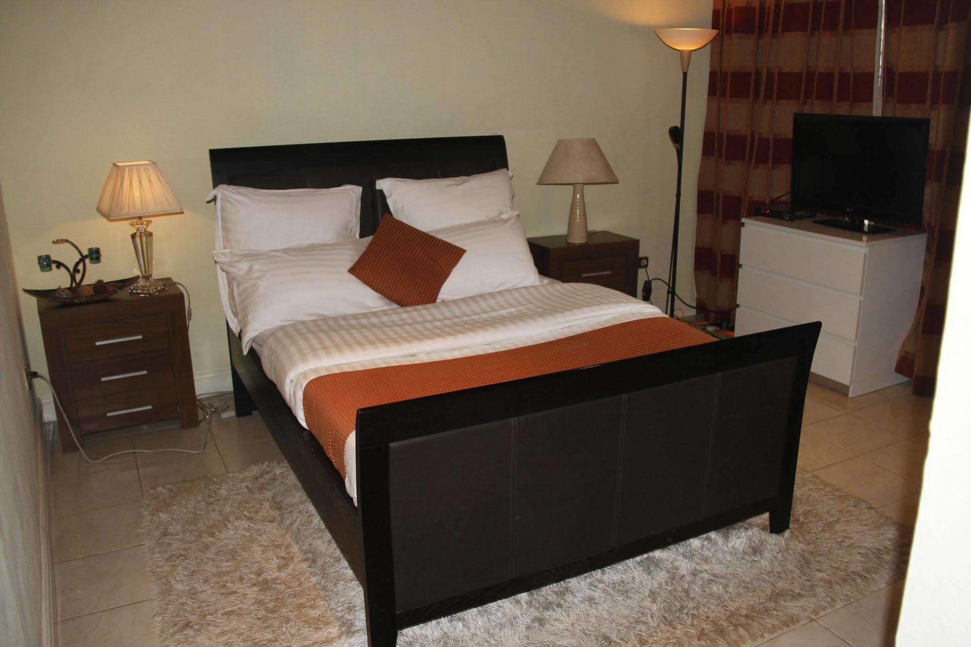 Готель Saddle Hill Ranch Bafut Екстер'єр фото