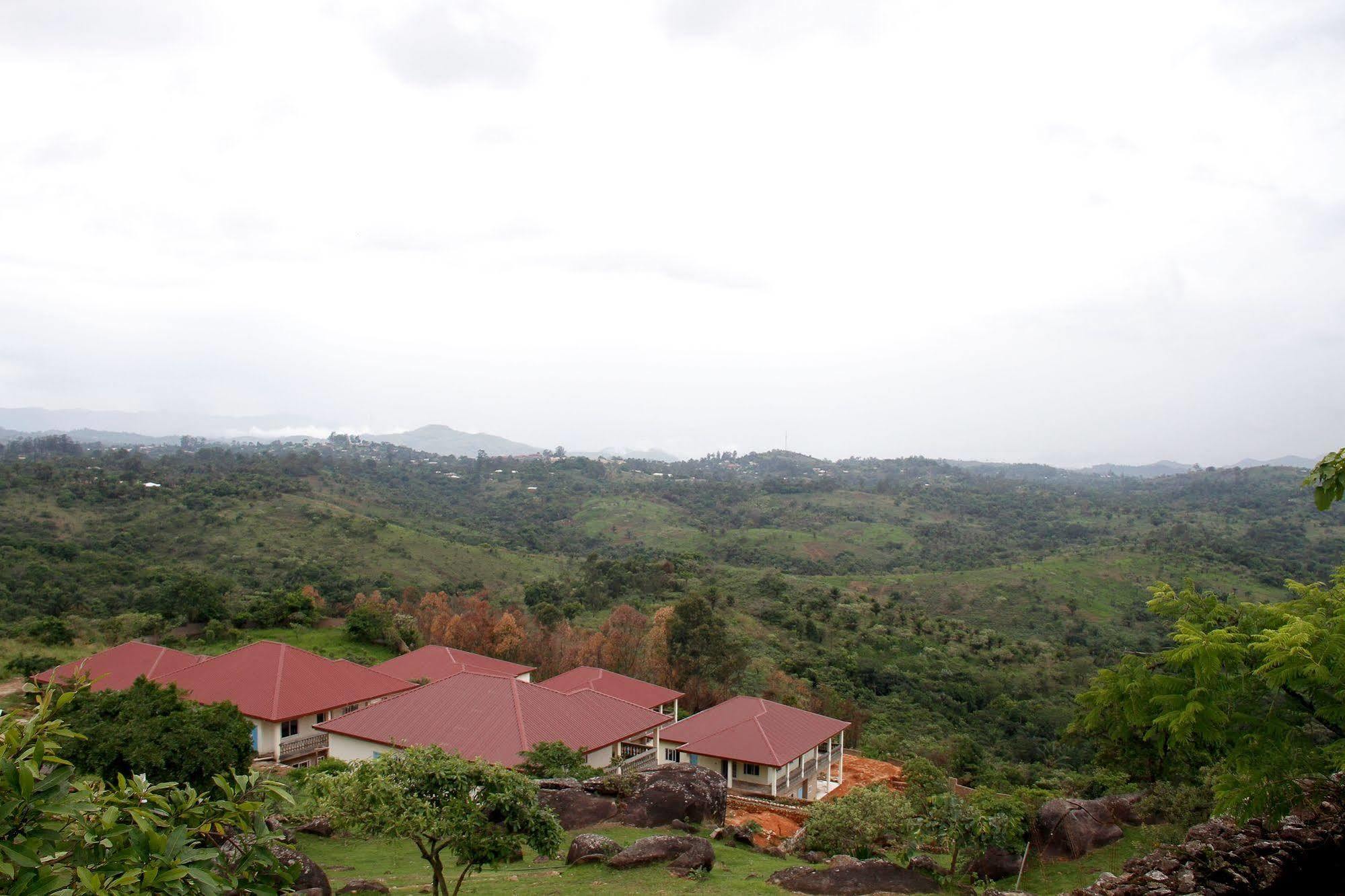 Готель Saddle Hill Ranch Bafut Екстер'єр фото
