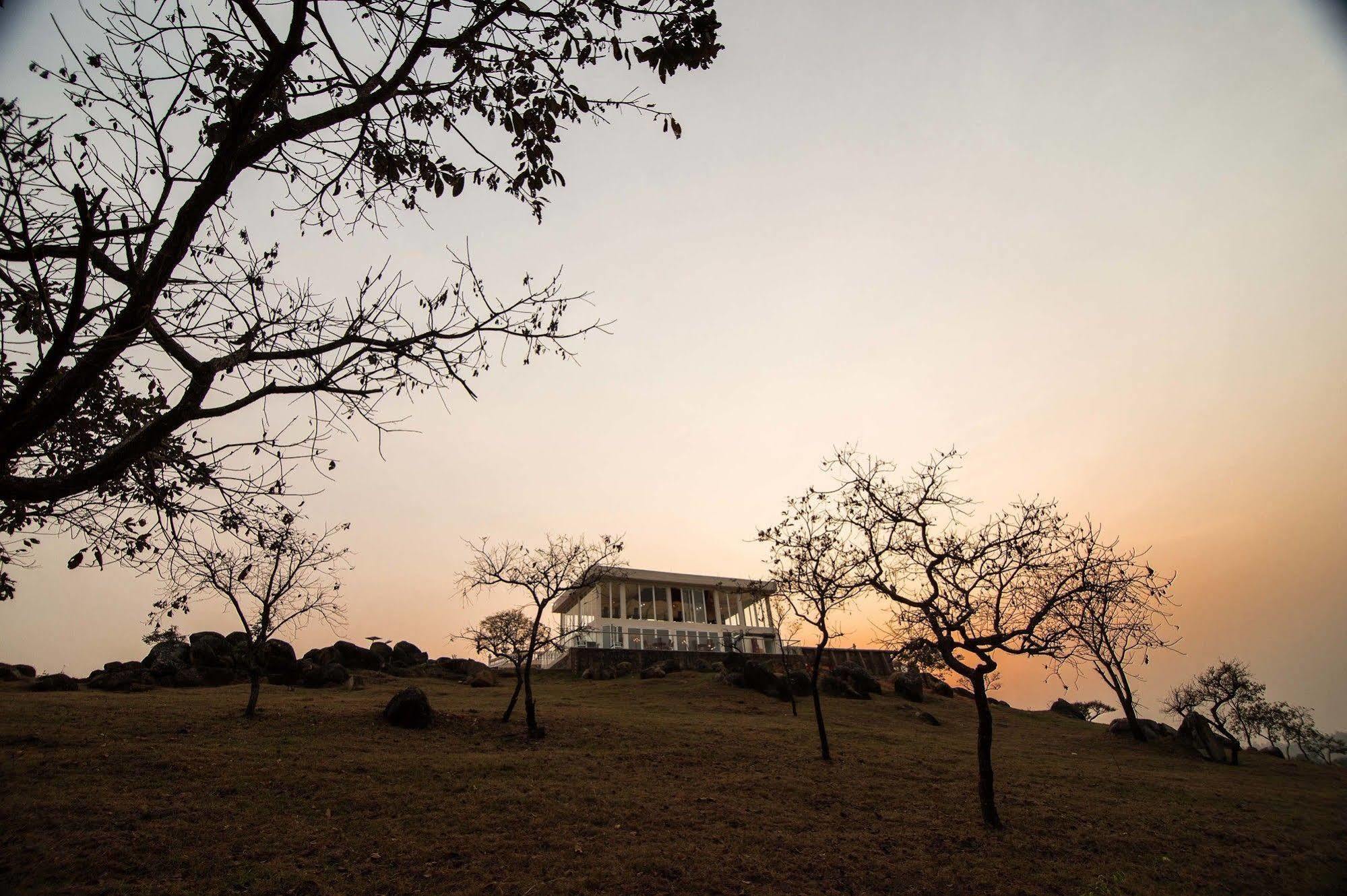 Готель Saddle Hill Ranch Bafut Екстер'єр фото